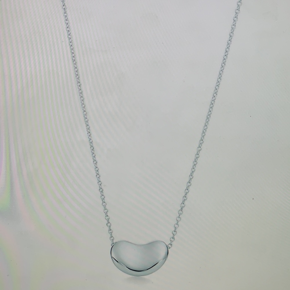 💕Tiffany and Co. Bean necklace 💕